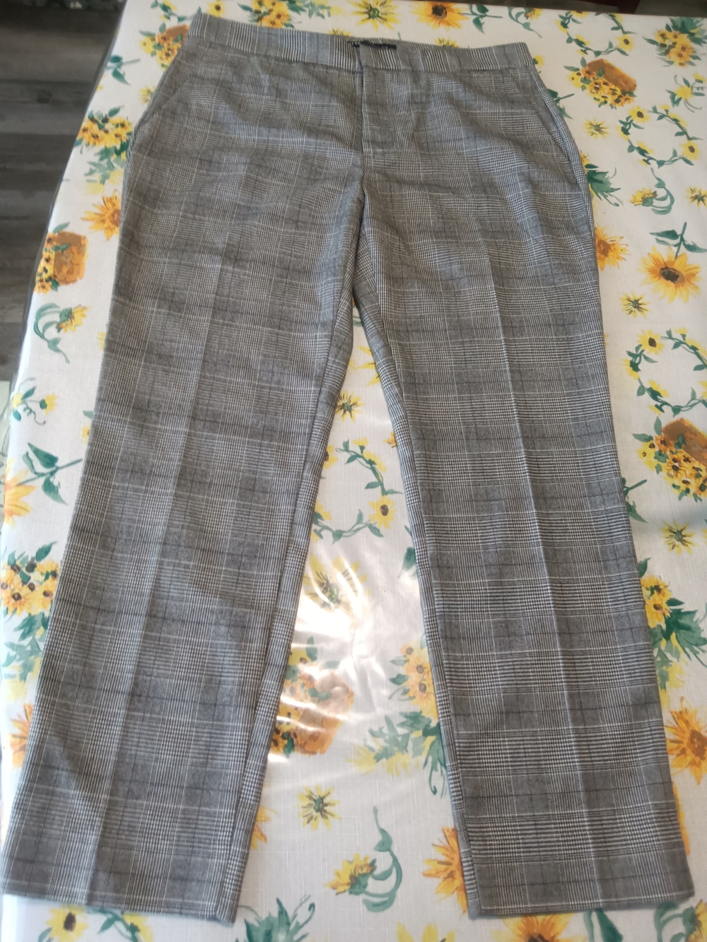 Elegant and sophisticated grey boxy dress trousers, size L, from the Zara brand